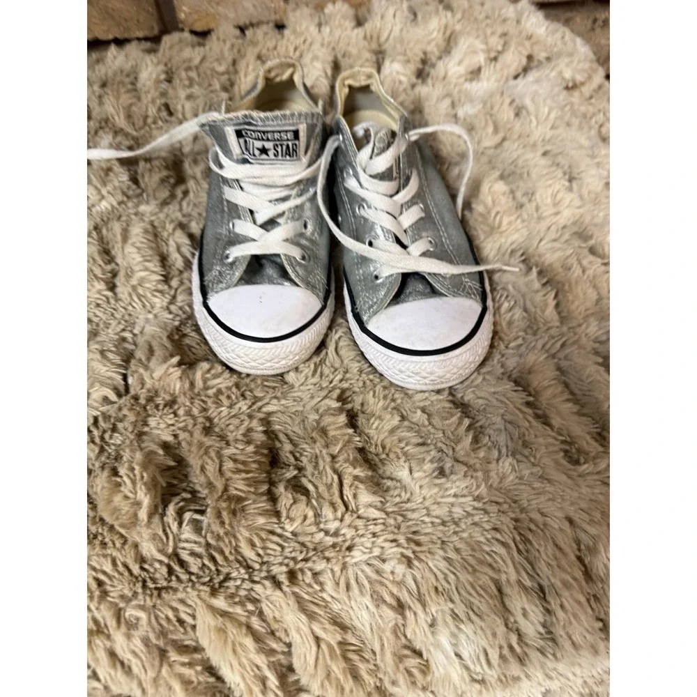 Converse Chuck Taylor All Star Kids Low Top Lace-Up Sneakers Silver US 2.5